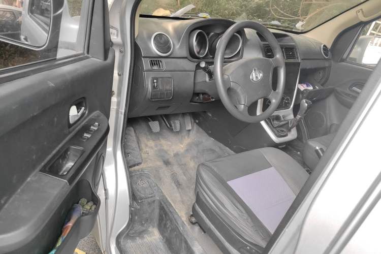 Used CHANGAN KAICHENG Ruixing M70 2018 1.5L Comfort Model Flat-Top Hatchback DAM15DL Driver Seat