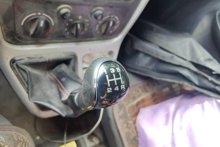 Used CHANGAN KAICHENG Ruixing M70 2018 1.5L Comfort Model Flat-Top Hatchback DAM15DL Gear Lever
