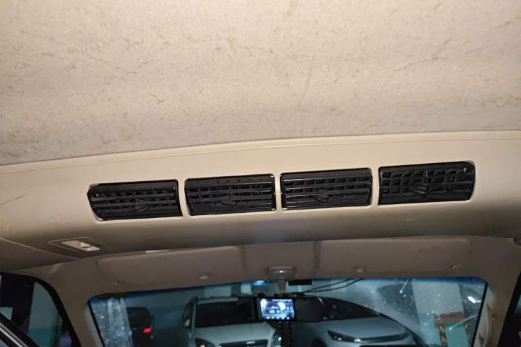 Used CHANGAN KAICHENG Ruixing M70 2018 1.5L Comfort Model CNG Flat-Top Hatchback DAM15DL Headliner