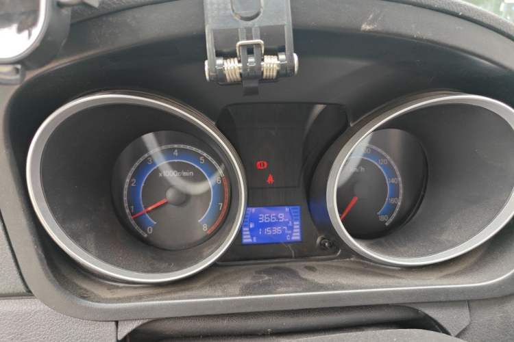 Used CHANGAN KAICHENG Ruixing M70 2018 1.5L Comfort Version Flat-Top Bi-Door DAM15DL Instrument Cluster