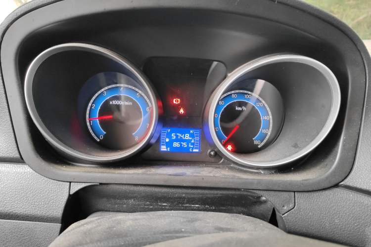 Used CHANGAN KAICHENG Ruixing M70 2018 1.5L Comfort Model Flat-Top Hatchback DAM15DL Instrument Cluster