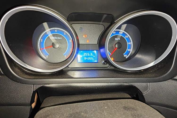 Used CHANGAN KAICHENG Ruixing M70 2018 1.5L Comfort Model CNG Flat-Top Hatchback DAM15DL Odometer Close Up