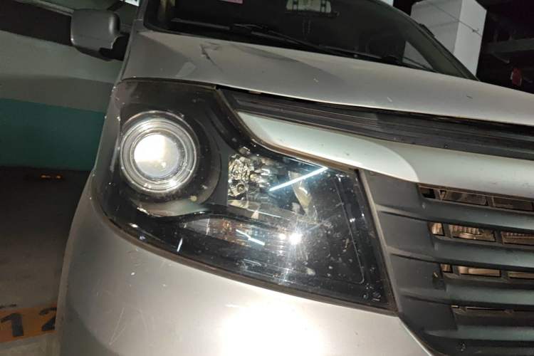 Used CHANGAN KAICHENG Ruixing M70 2018 1.5L Comfort Model CNG Flat-Top Hatchback DAM15DL Right Front Headlight