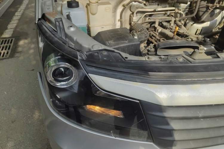 Used CHANGAN KAICHENG Ruixing M70 2018 1.5L Comfort Model Flat-Top Hatchback DAM15DL Right Front Headlight