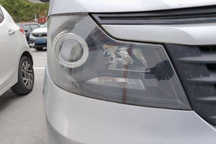 Used CHANGAN KAICHENG Ruixing M70 2018 1.5L Comfort Model Flat-Top Hatchback DAM15DL Right Front Headlight