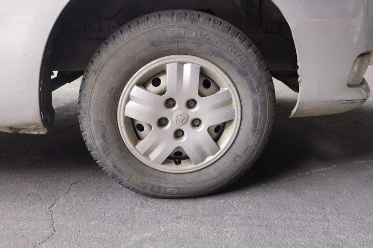 Used CHANGAN KAICHENG Ruixing M70  Right Front Wheel Hub