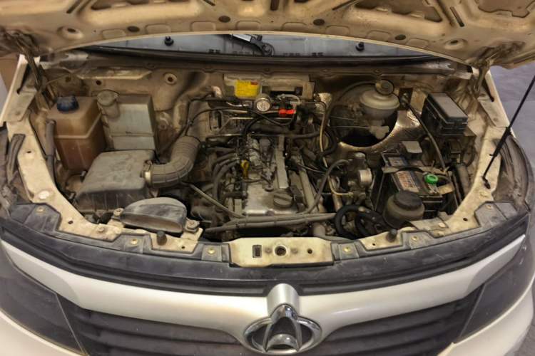 Used CHANGAN KAICHENG Ruixing M70 2018 1.5L Comfort Model CNG Flat-Top Hatchback DAM15DL Engine Bay