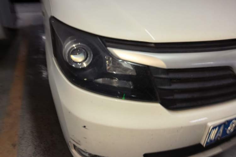 Used CHANGAN KAICHENG Ruixing M70 2018 1.5L Comfort Model CNG Flat-Top Hatchback DAM15DL Right Front Headlight