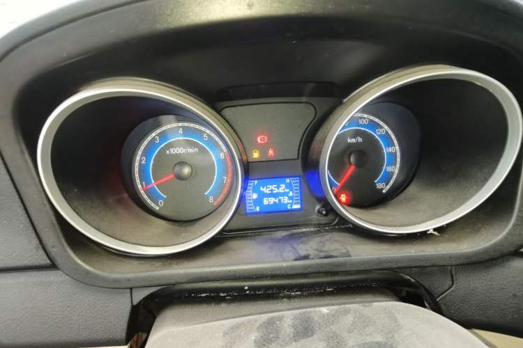 Used CHANGAN KAICHENG Ruixing M70 2018 1.5L Comfort Model Flat-Top Hatchback DAM15DL Instrument Cluster