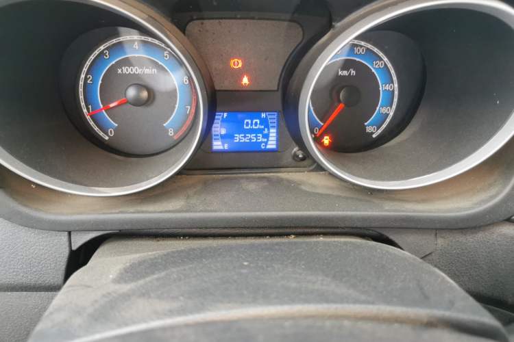 Used CHANGAN KAICHENG Ruixing M70 2019 1.5L Comfort Version 6-Seater China VI Standard Flat Roof Liftback Doors – DAM15KL Odometer Close Up