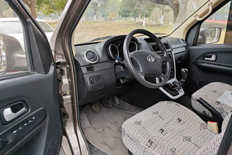 Used CHANGAN KAICHENG Ruixing M70 2019 1.5L Comfort Edition 6-Seater China VI Standard Flat-Top Dual-Swing Doors DAM15KL Driver Seat