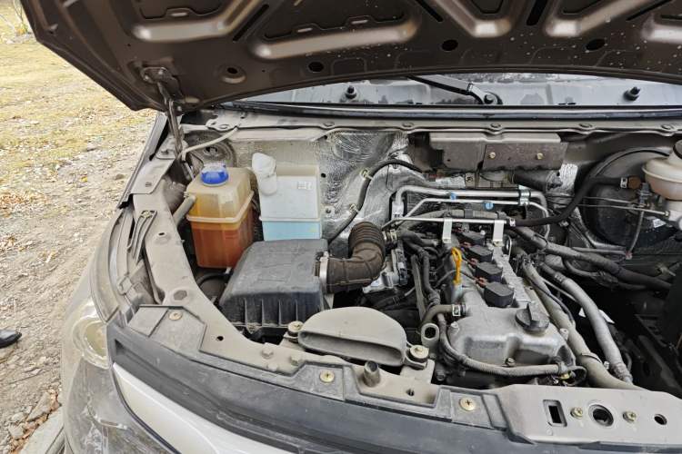 Used CHANGAN KAICHENG Ruixing M70 2019 1.5L Comfort Edition 6-Seater China VI Standard Flat-Top Dual-Swing Doors DAM15KL Engine Bay Right