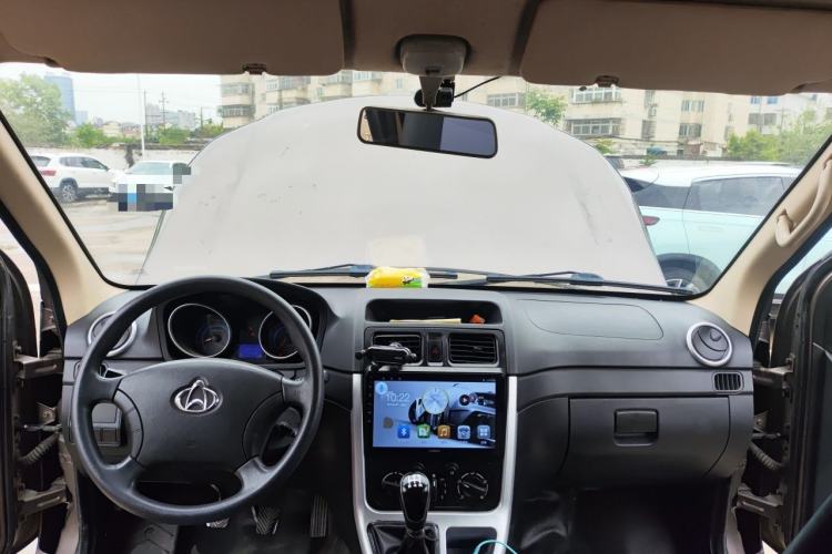 Used CHANGAN KAICHENG Ruixing M70 2019 1.5L Comfort Version 6-Seater China VI Standard Flat Roof Liftback Doors – DAM15KL Center Console