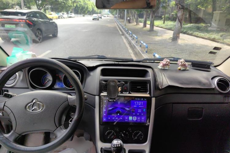 Used CHANGAN KAICHENG Ruixing M70 2019 1.5L Comfort Version 6-Seater China VI Standard Flat Roof Liftback Doors – DAM15KL Center Console