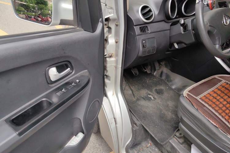 Used CHANGAN KAICHENG Ruixing M70 2019 1.5L Comfort Edition 6-Seater China VI Standard Flat-Top Dual-Swing Doors DAM15KL Driver Seat