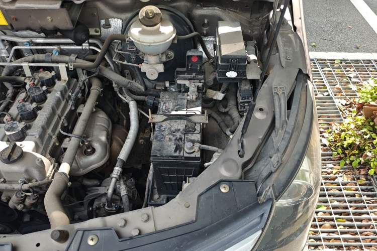 Used CHANGAN KAICHENG Ruixing M70 2019 1.5L Comfort Edition 6-Seater China VI Standard Flat-Top Dual-Swing Doors DAM15KL Engine Bay Left