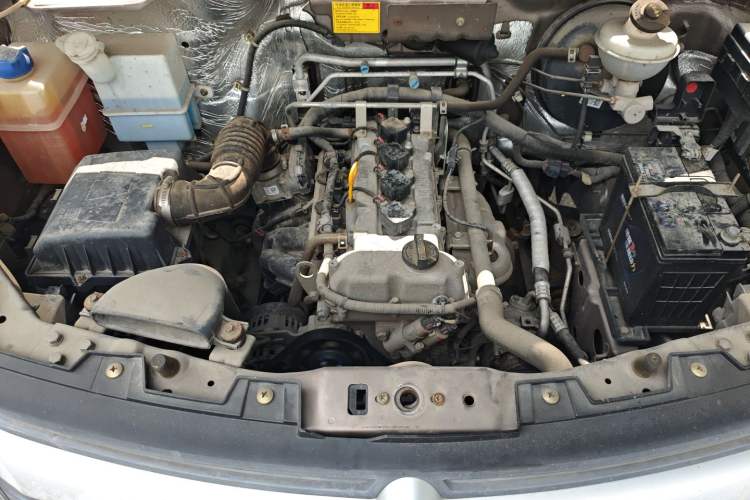 Used CHANGAN KAICHENG Ruixing M70 2019 1.5L Comfort Edition 6-Seater China VI Standard Flat-Top Dual-Swing Doors DAM15KL Engine Bay