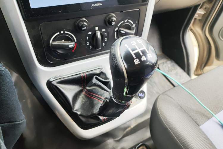 Used CHANGAN KAICHENG Ruixing M70 2019 1.5L Comfort Version 6-Seater China VI Standard Flat Roof Liftback Doors – DAM15KL Gear Lever