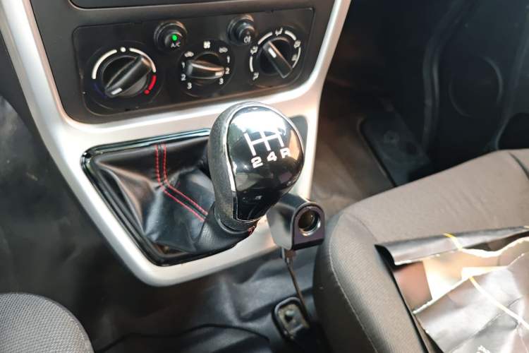 Used CHANGAN KAICHENG Ruixing M70 2019 1.5L Comfort Edition 6-Seater China VI Standard Flat-Top Dual-Swing Doors DAM15KL Gear Lever