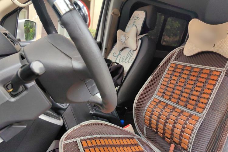 Used CHANGAN KAICHENG Ruixing M70 2019 1.5L Comfort Edition 6-Seater China VI Standard Flat-Top Dual-Swing Doors DAM15KL Left Front Seat