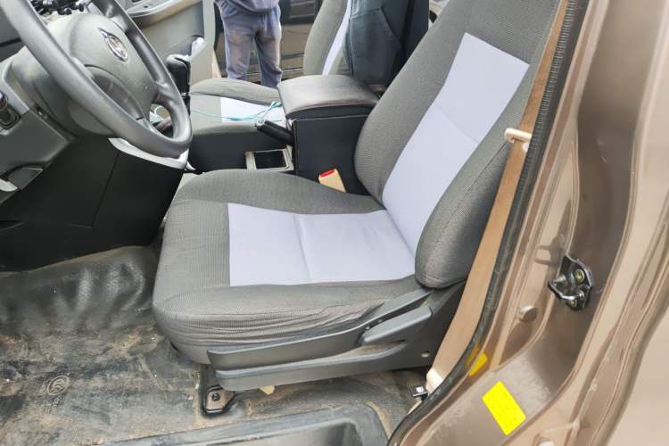Used CHANGAN KAICHENG Ruixing M70 2019 1.5L Comfort Version 6-Seater China VI Standard Flat Roof Liftback Doors – DAM15KL Left Front Seat