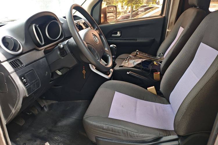 Used CHANGAN KAICHENG Ruixing M70 2019 1.5L Comfort Edition 6-Seater China VI Standard Flat-Top Dual-Swing Doors DAM15KL Left Front Seat