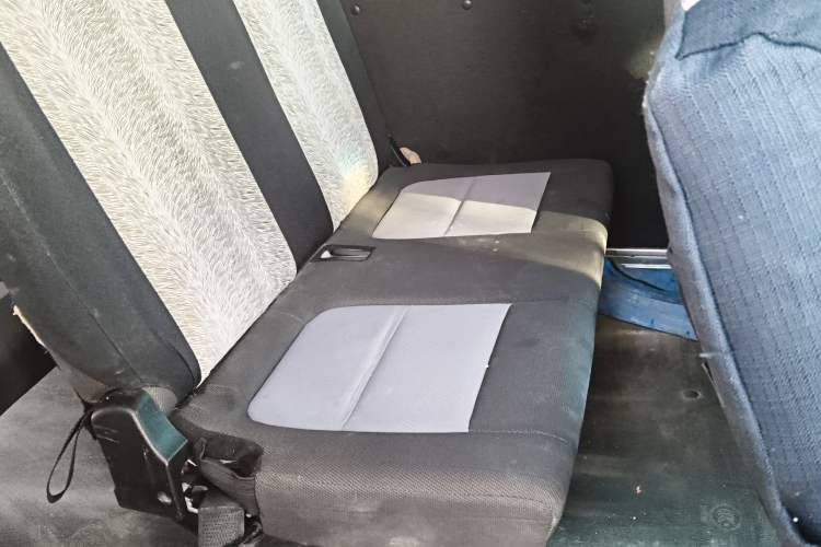 Used CHANGAN KAICHENG Ruixing M70 2019 1.5L Comfort Edition 6-Seater China VI Standard Flat-Top Dual-Swing Doors DAM15KL Left Rear Seat