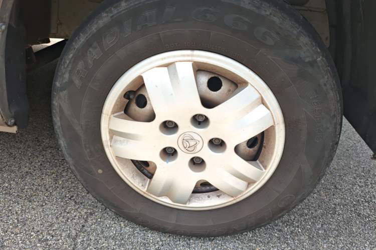 Used CHANGAN KAICHENG Ruixing M70 2019 1.5L Comfort Edition 6-Seater China VI Standard Flat-Top Dual-Swing Doors DAM15KL Right Front Wheel Hub