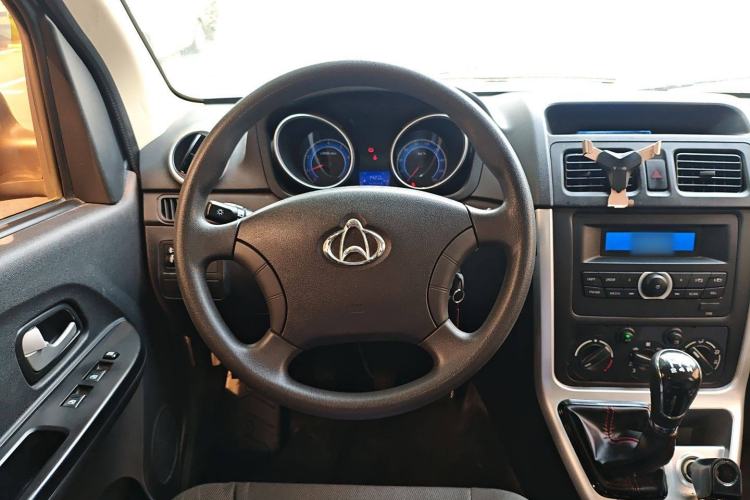 Used CHANGAN KAICHENG Ruixing M70 2019 1.5L Comfort Edition 6-Seater China VI Standard Flat-Top Dual-Swing Doors DAM15KL Steering Wheel