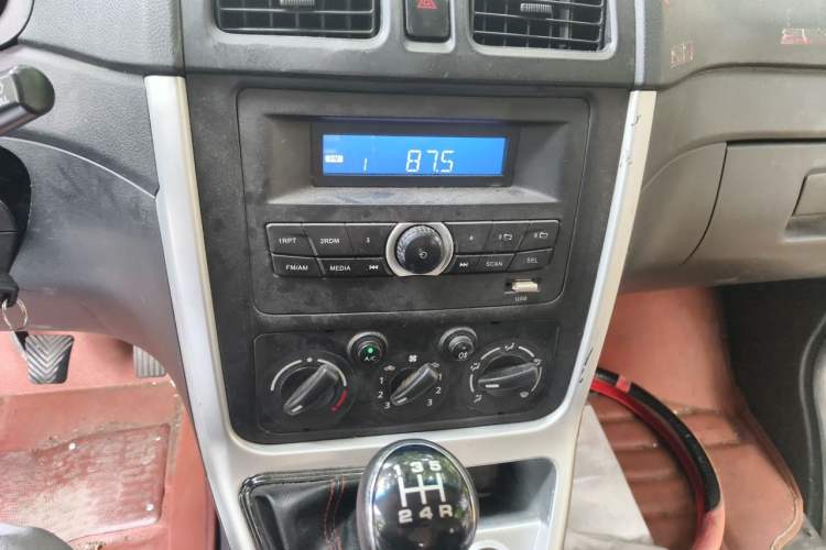 Used CHANGAN KAICHENG Ruixing M70 2019 1.5L Comfort Version 6-Seater China VI Standard Flat Roof Liftback Doors – DAM15KL Audio And AC Panel