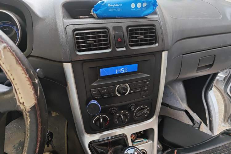 Used CHANGAN KAICHENG Ruixing M70 2019 1.5L Comfort Version 6-Seater China VI Standard Flat Roof Liftback Doors – DAM15KL Audio And AC Panel