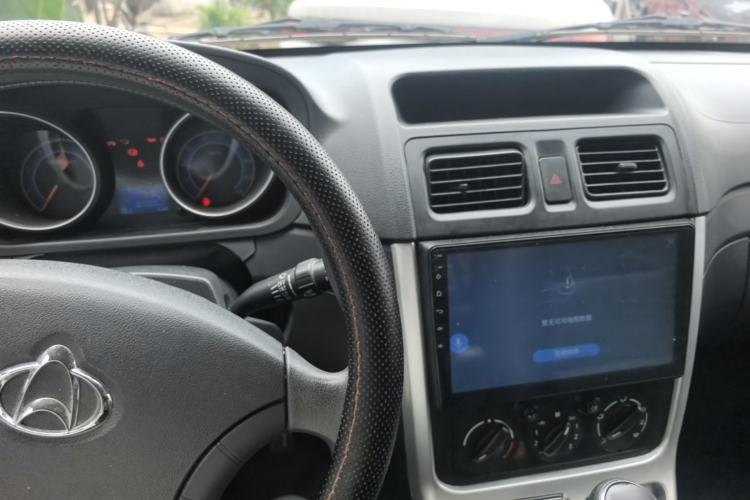 Used CHANGAN KAICHENG Ruixing M70 2019 1.5L Comfort Edition 9-Seater China VI Standard Flat-Top Hatchback DAM15KL Center Console