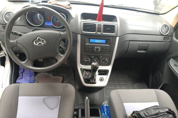 Used CHANGAN KAICHENG Ruixing M70 2019 1.5L Comfort Version 6-Seater China VI Standard Flat Roof Liftback Doors – DAM15KL Center Console