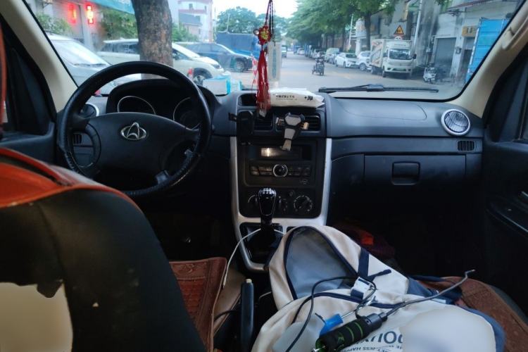 Used CHANGAN KAICHENG Ruixing M70 2019 1.5L Comfort Version 6-Seater China VI Standard Flat Roof Liftback Doors – DAM15KL Center Console