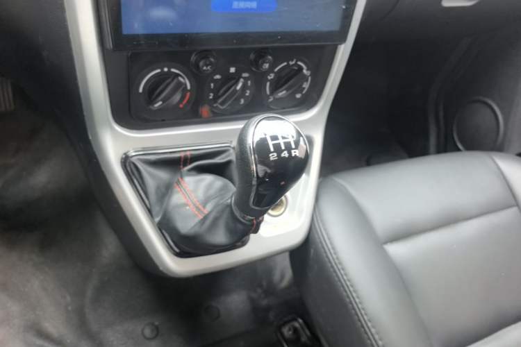 Used CHANGAN KAICHENG Ruixing M70 2019 1.5L Comfort Edition 9-Seater China VI Standard Flat-Top Hatchback DAM15KL Gear Lever