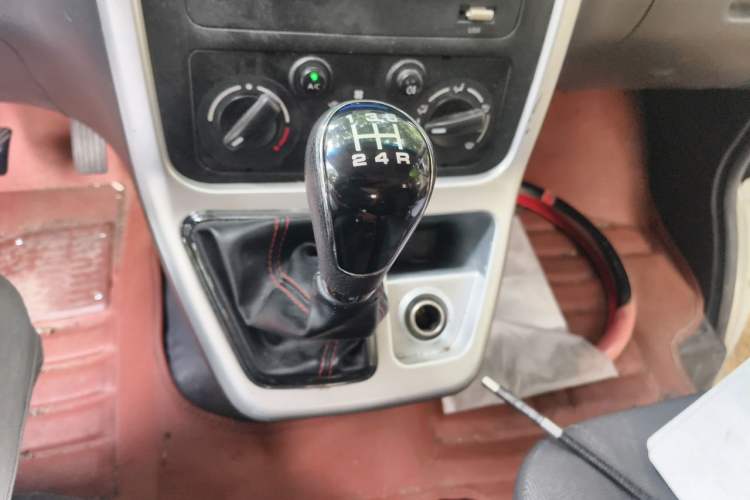 Used CHANGAN KAICHENG Ruixing M70 2019 1.5L Comfort Version 6-Seater China VI Standard Flat Roof Liftback Doors – DAM15KL Gear Lever