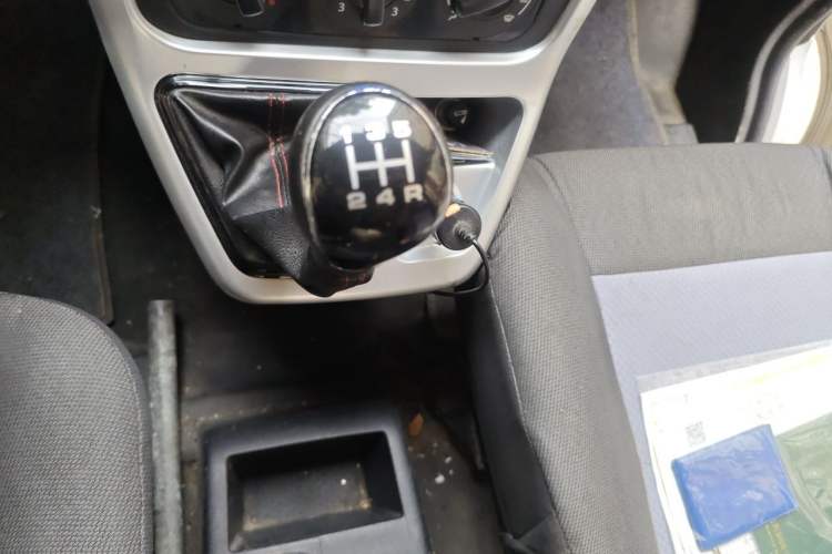 Used CHANGAN KAICHENG Ruixing M70 2019 1.5L Comfort Version 6-Seater China VI Standard Flat Roof Liftback Doors – DAM15KL Gear Lever