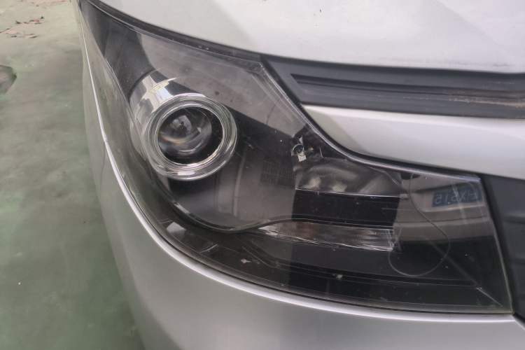 Used CHANGAN KAICHENG Ruixing M70 2019 1.5L Comfort Version 6-Seater China VI Standard Flat Roof Liftback Doors – DAM15KL Right Front Headlight