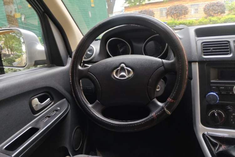 Used CHANGAN KAICHENG Ruixing M70 2019 1.5L Comfort Version 6-Seater China VI Standard Flat Roof Liftback Doors – DAM15KL Steering Wheel