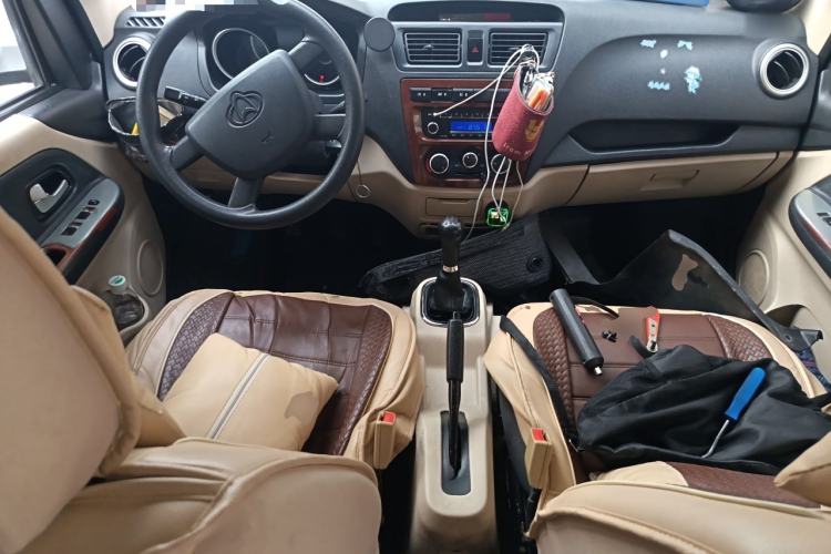 Used CHANGAN KAICHENG Ruixing M80 2019 1.5L Base Version 4-Seater Single-Steamed Air Conditioning China VI Standard Flat Roof with Lift-Up Rear Door DAM15KR Center Console