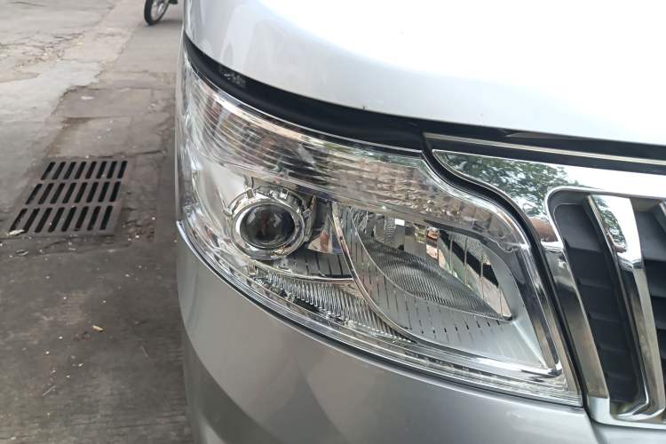 Used CHANGAN KAICHENG Ruixing M80 2019 1.5L Base Version 4-Seater Single-Steamed Air Conditioning China VI Standard Flat Roof with Lift-Up Rear Door DAM15KR Right Front Headlight