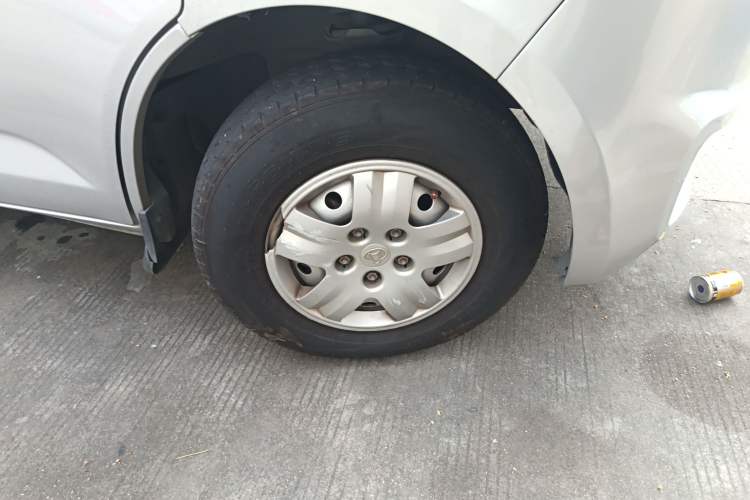 Used CHANGAN KAICHENG Ruixing M80 2019 1.5L Base Version 4-Seater Single-Steamed Air Conditioning China VI Standard Flat Roof with Lift-Up Rear Door DAM15KR Right Front Wheel Hub
