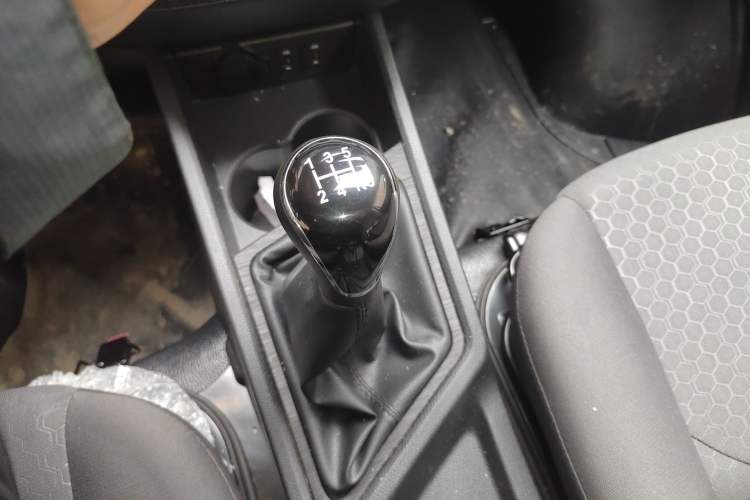 Used CHANGAN KAICHENG Ruixing M80 2021 1.6L Comfort Version 2-Seater Single-Steaming Air-Conditioned China VI Standard Flat Roof with Lift-Up Rear Door DAM16KR Gear Lever