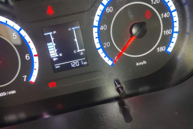 Used CHANGAN KAICHENG Ruixing M80 2021 1.6L Comfort Version 2-Seater Single-Steaming Air-Conditioned China VI Standard Flat Roof with Lift-Up Rear Door DAM16KR Odometer Close Up