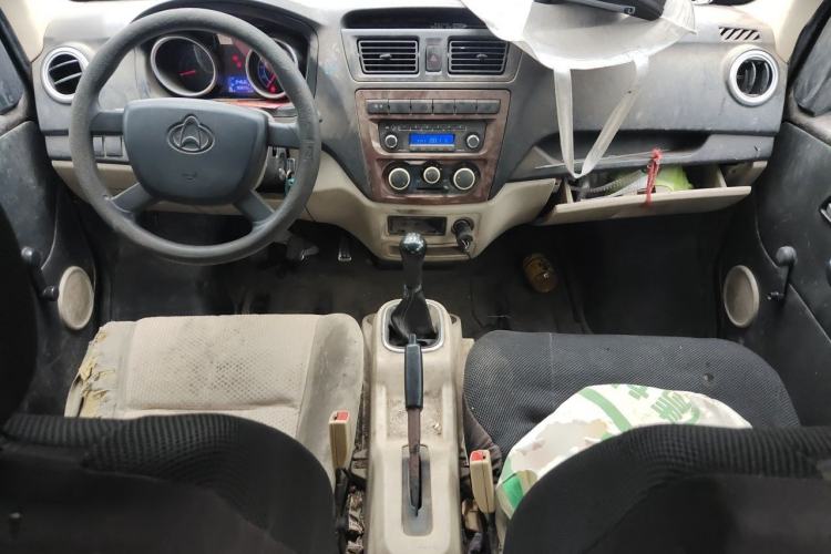 Used CHANGAN KAICHENG Ruixing M80 2014 1.5L Base Version (4-Seater) 4G15S Center Console
