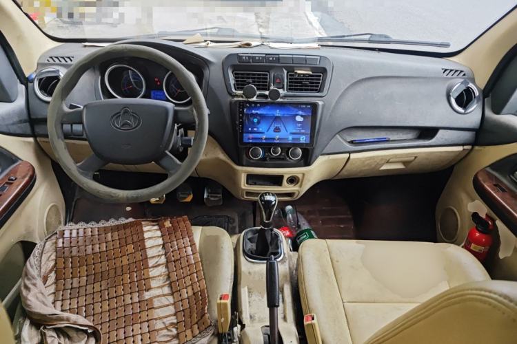 Used CHANGAN KAICHENG Ruixing M80 2014 1.5L Standard Version 4G15S Center Console