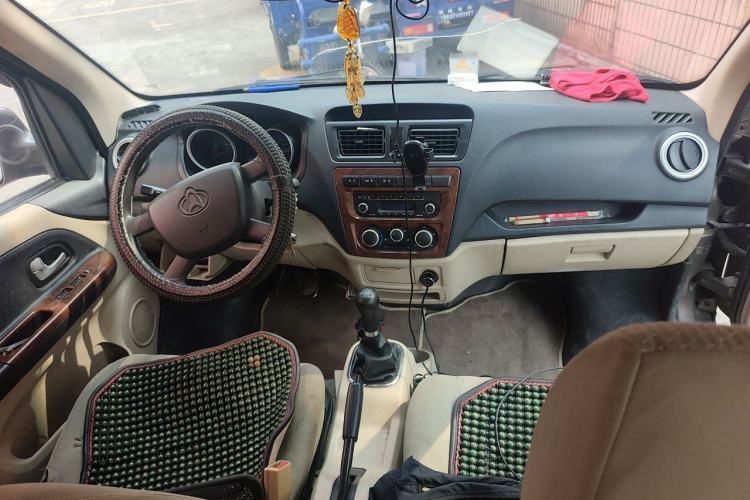 Used CHANGAN KAICHENG Ruixing M80 2014 1.5L Base Version (4-Seater) 4G15S Center Console