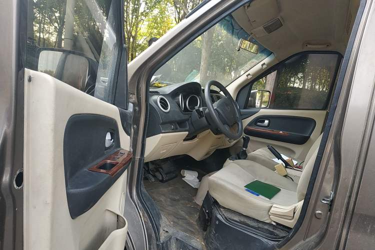 Used CHANGAN KAICHENG Ruixing M80 2014 1.5L Standard Version 4G15S Driver Seat