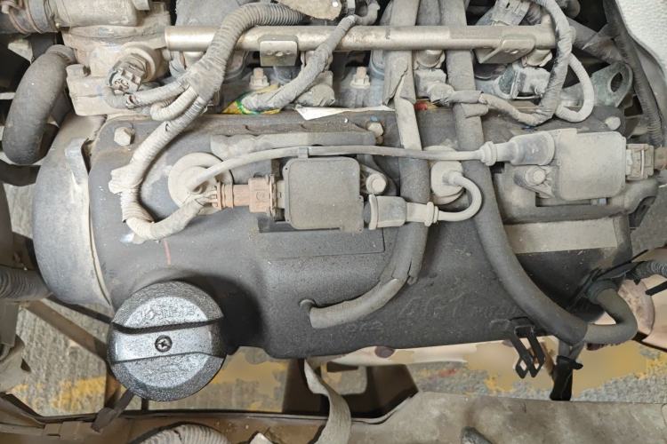 Used CHANGAN KAICHENG Ruixing M80 2014 1.5L Comfort Model 4G15S Engine Bay