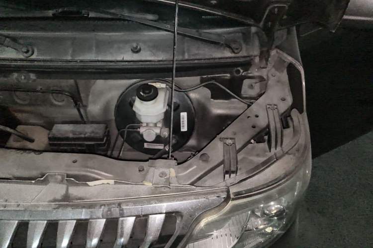 Used CHANGAN KAICHENG Ruixing M80 2014 1.5L Comfort Model 4G15S Engine Bay Left